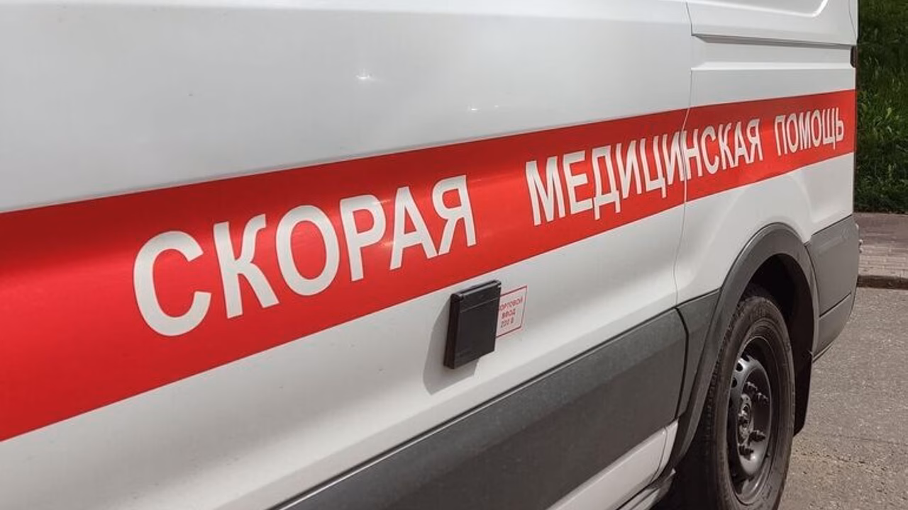 В Краснодарском крае автомобиль столкнулся с поездом Анапа — Москва