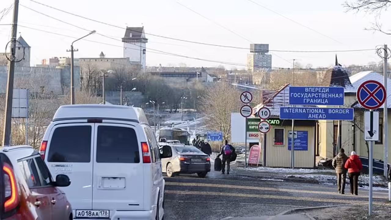 Ограничения на границе с Эстонией повлияли на поток транспорта