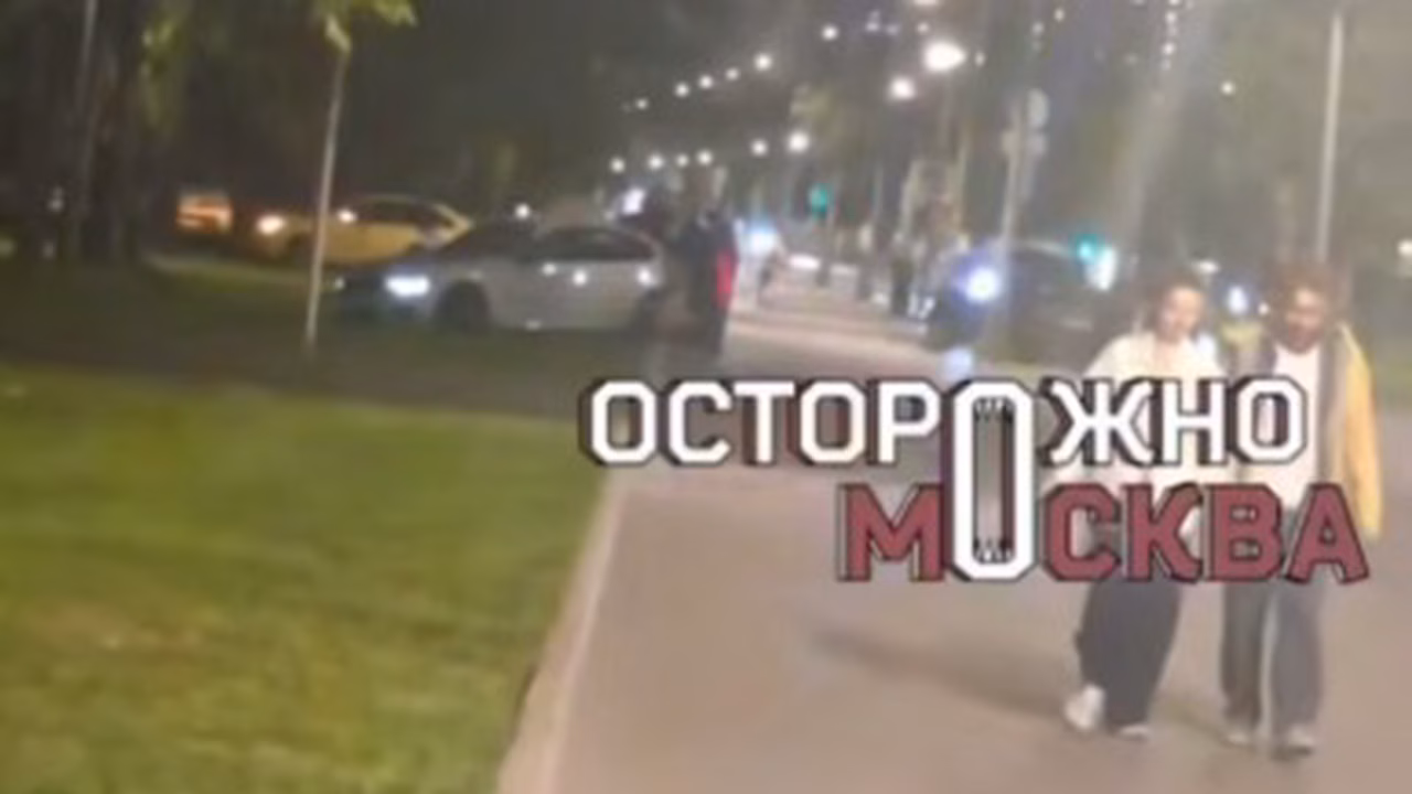 Две легковых машины столкнулись у станции метро «Ховрино»