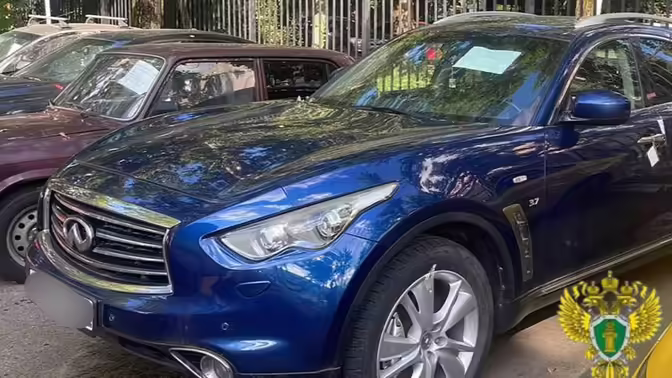 У 50-летнего нарушителя ПДД конфисковали элитный автомобиль