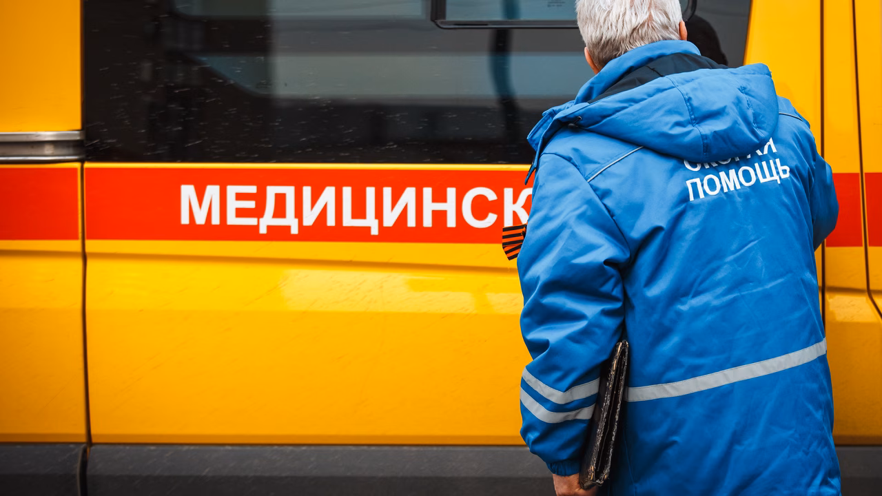В Новокузнецке автомобиль сбил женщину на пешеходном переходе