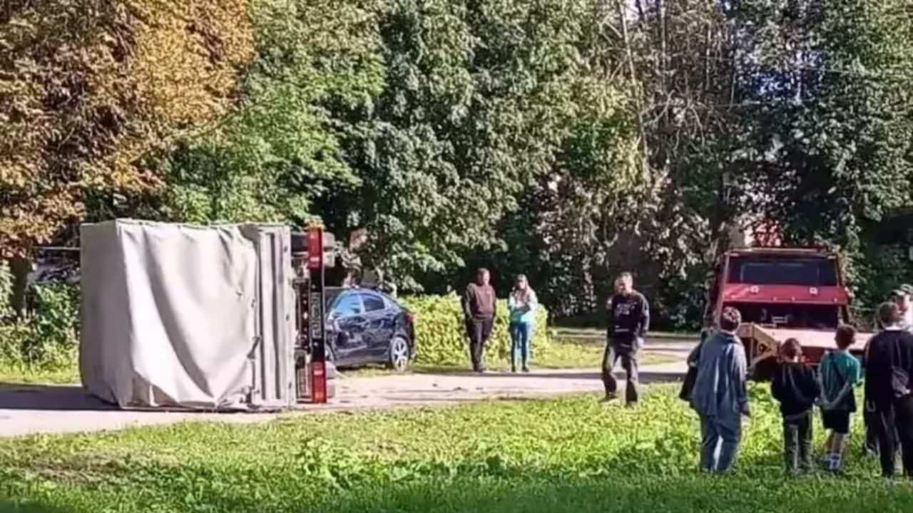 В Узловой авария с переворотом автомобиля