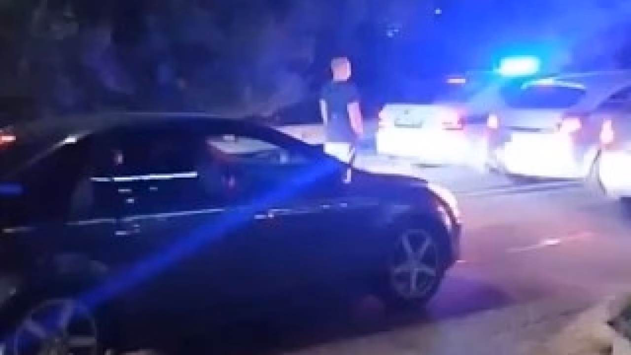 На Калужском шоссе пробка к АЗС заблокировала движение