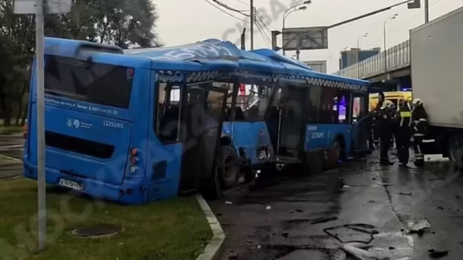 ДТП с автобусом на северо-востоке Москвы могло произойти по вине водителя грузовика