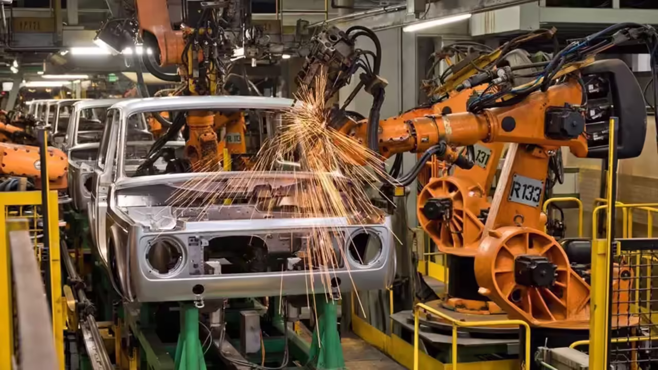 Lada Granta получит двухпедальную версию в России