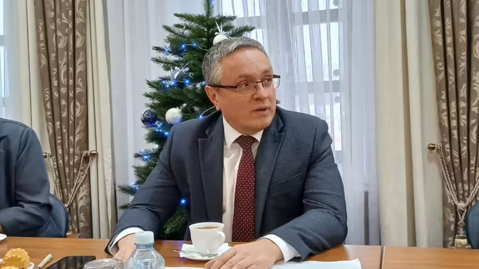 Бензин пока в дефиците: в Калуге продолжат регулировать очереди на заправках