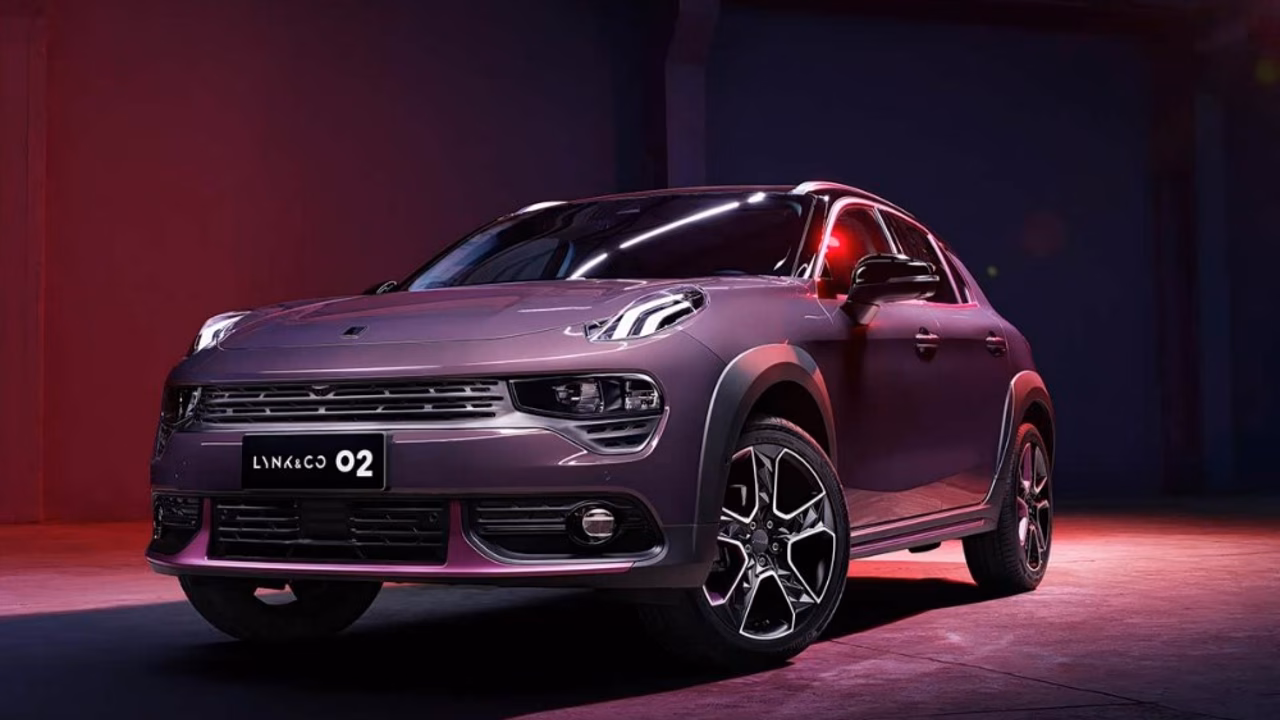 Топ-менеджера Lynk & Co оштрафовали за трансляцию с завода