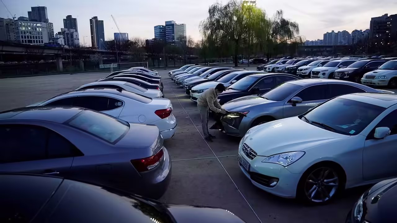 Южная Корея снизила поставки автомобилей в Россию