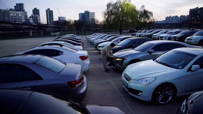 Южная Корея снизила поставки автомобилей в Россию