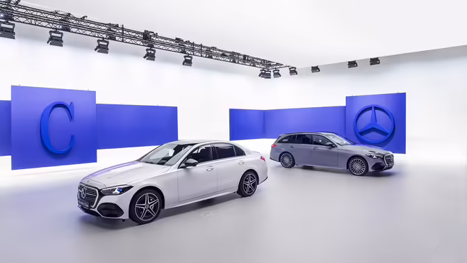 Mercedes-Benz обновил C-Class: ИИ, новые моторы и AR-навигация
