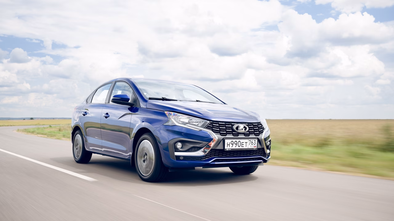 Iskra cнова в игре: модель вернулась в топ-3 бестселлеров Lada