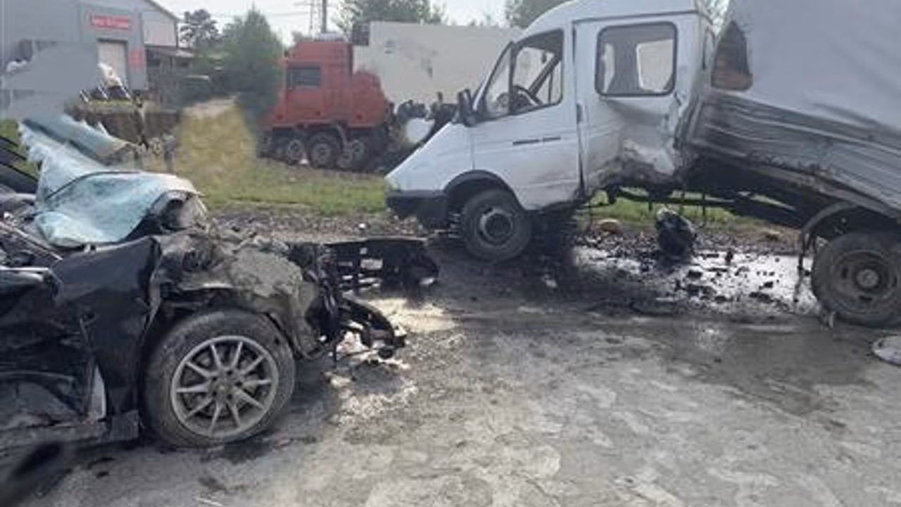 На трассе близ Кинеля столкнулись Audi и "Газель"