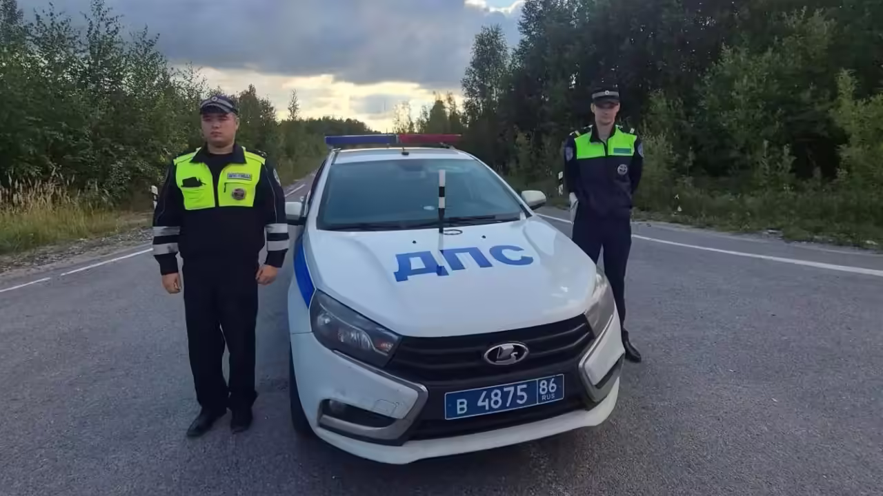 В Югре автоинспекторы помогли доставить в больницу женщину, пострадавшую от укуса змеи