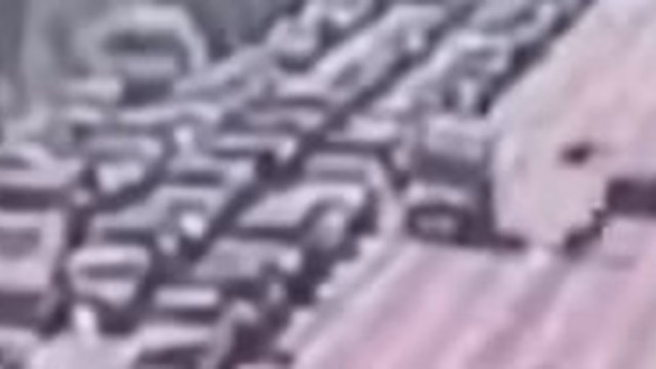 В центре Москвы мотоцикл столкнулся со скорой помощью, байкер погиб