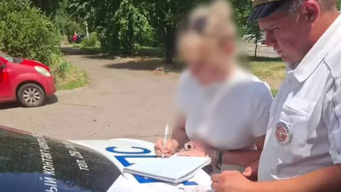 В Краснодаре женщина прокатила мужа на капоте после ссоры