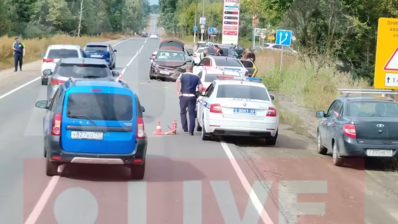 ДТП с повреждённым Hyundai Solaris в Следнево Александровского округа