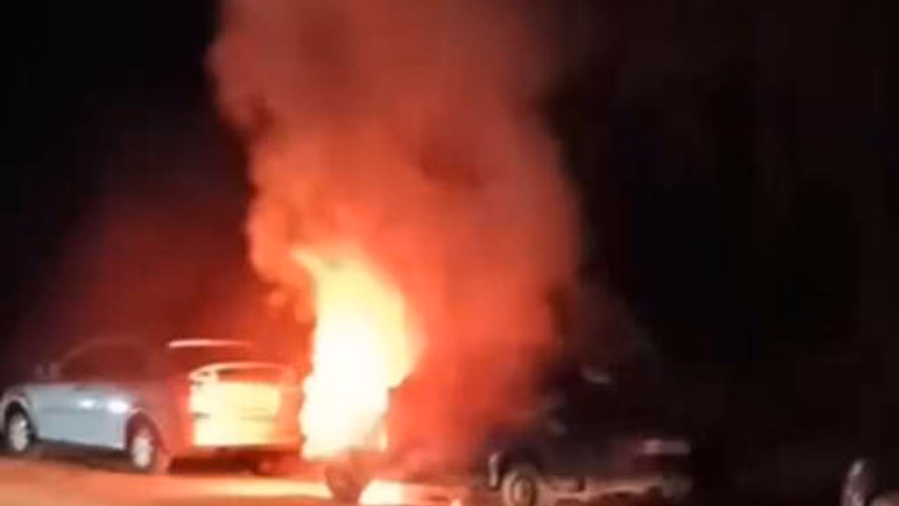 Под Воронежем Lada вспыхнула в ночной очереди на АЗС и попала на видео