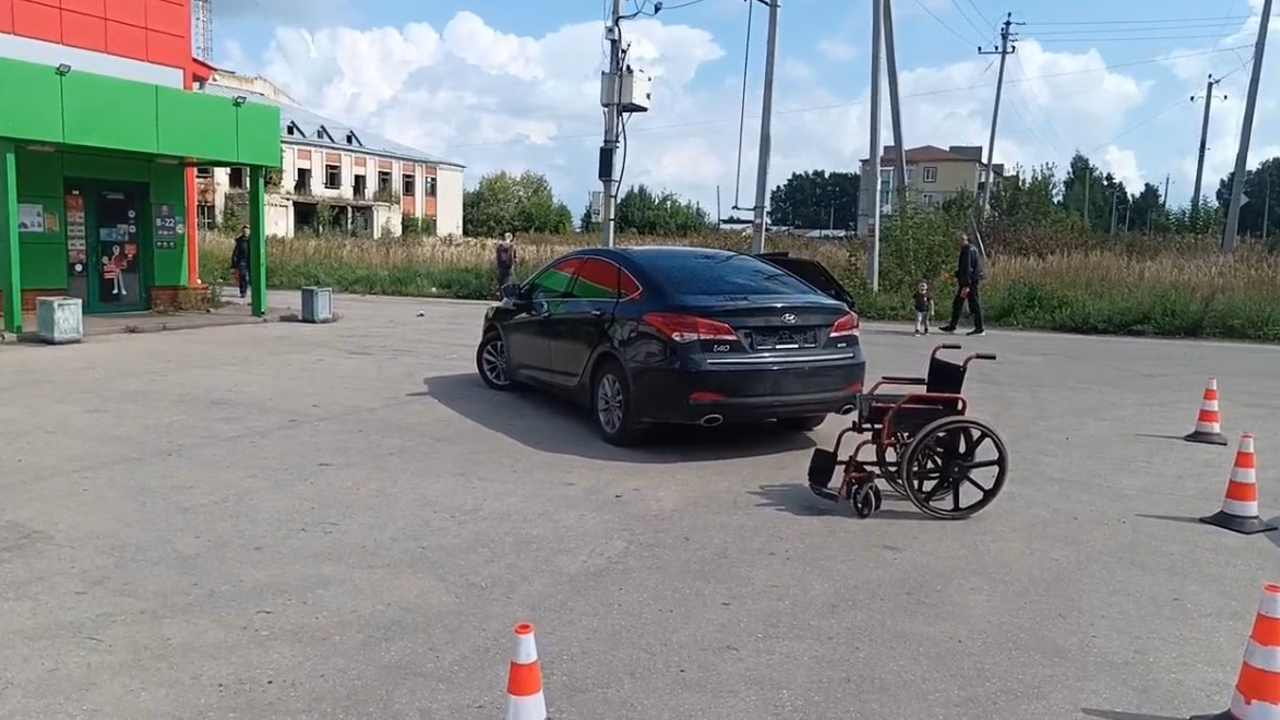 89-летнюю женщину с инвалидной коляской сбили в Нижегородской области