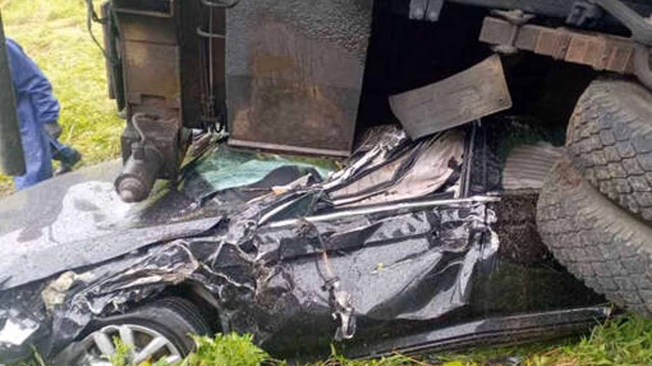 В Белоруссии автокран упал в кювет на легковой Volkswagen и попал на видео
