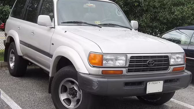 Реликвия из гаража: в США продают Toyota Land Cruiser 80 после 30 лет хранения