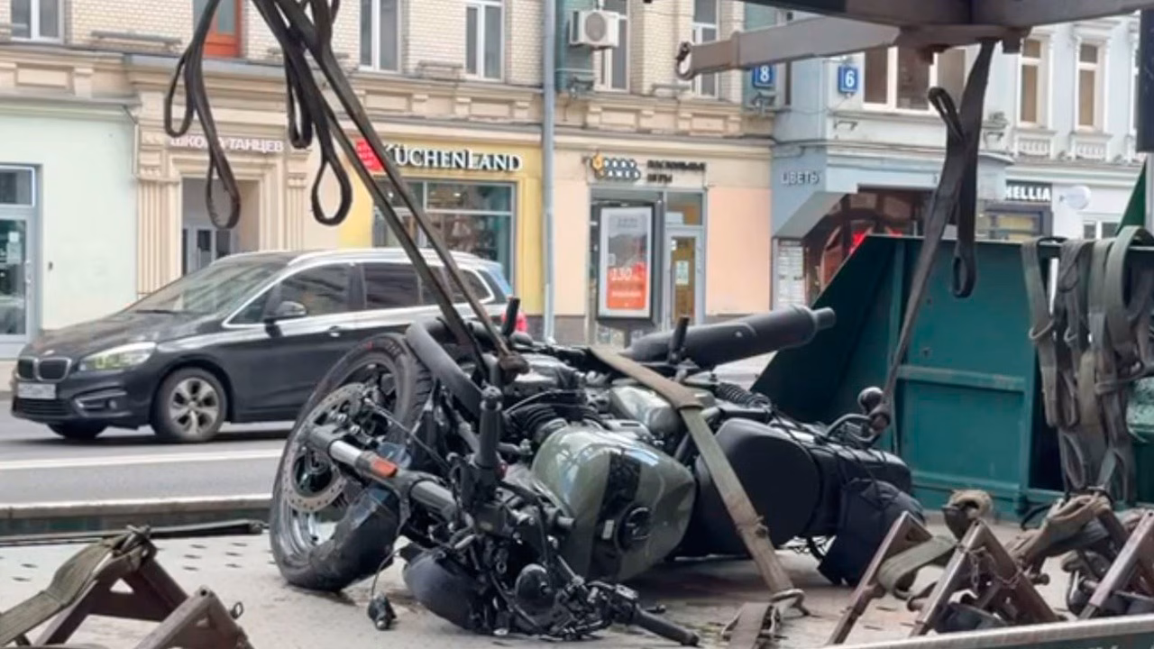 Зампред правления Генбанка разбился на мотоцикле в центре Москвы