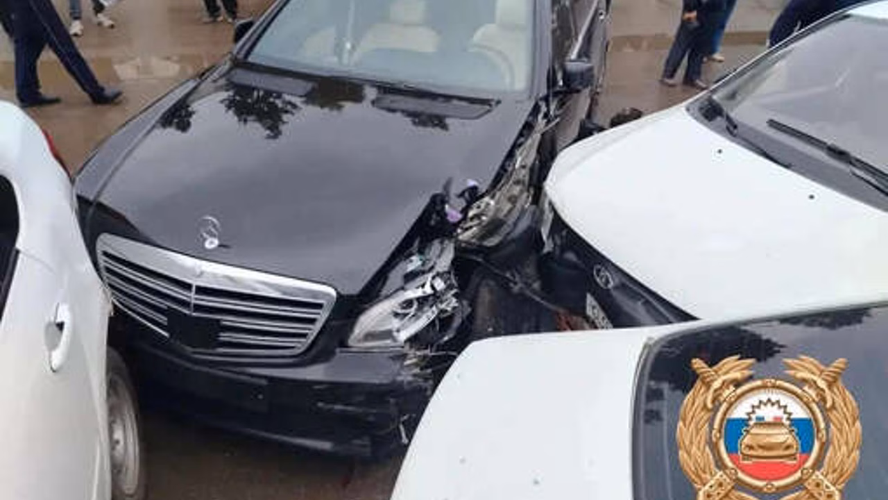 В Башкирии на видео попало, как Mercedes устроил массовое ДТП на парковке