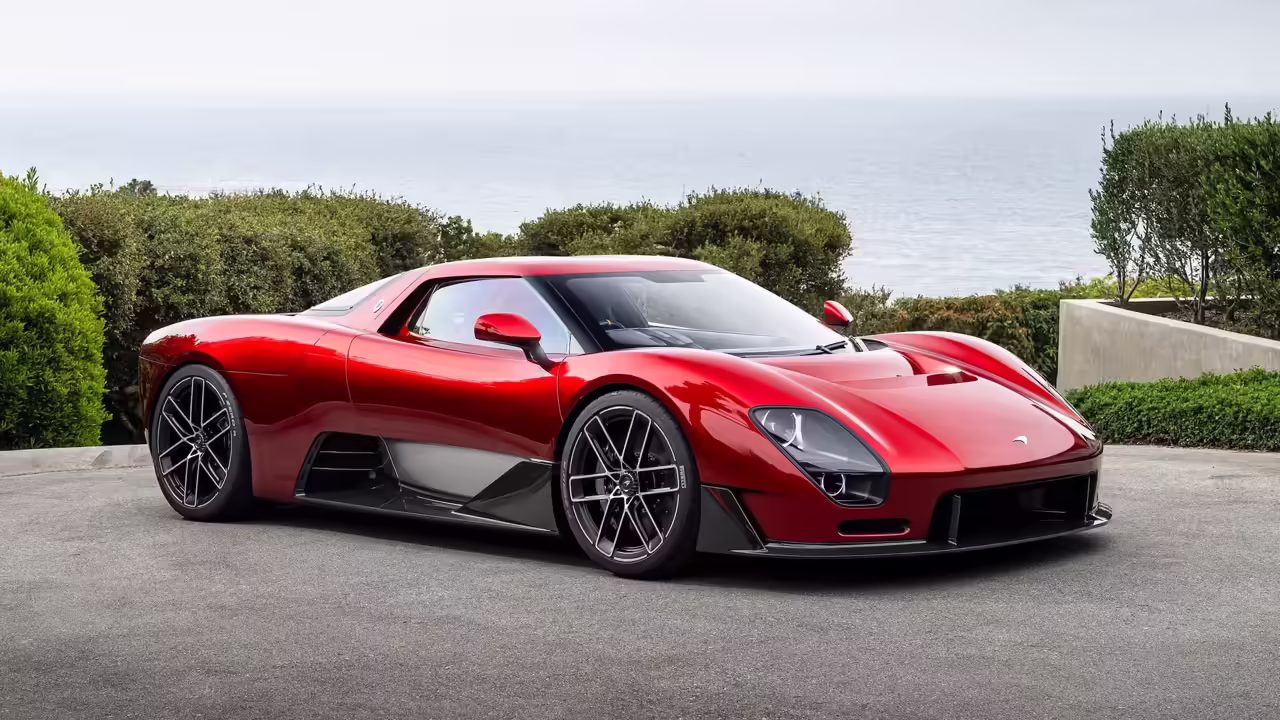 «Макларен» представил новый суперкар McL 6GT с механической коробкой передач