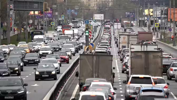 Движение транспорта на выезде из Ярославля в сторону Москвы перекрыто