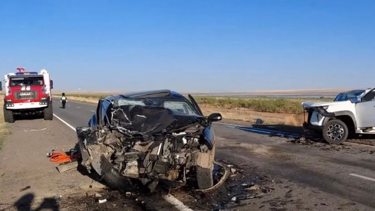 Один человек погиб, еще пятеро пострадали в ночном ДТП в Калмыкии