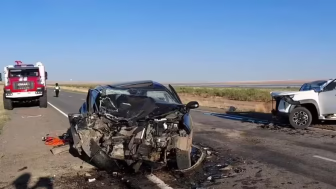 Один человек погиб, еще пятеро пострадали в ночном ДТП в Калмыкии