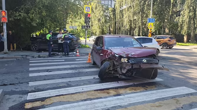 В Екатеринбурге три человека пострадали в ДТП