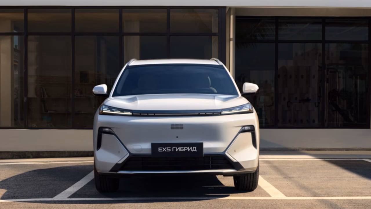 В России начались продажи Geely EX5 EM-R за 3,21 млн рублей