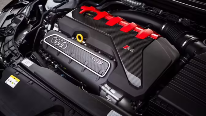 Нужна модернизация: Audi поделилась планами на будущее 5-цилиндровых моторов