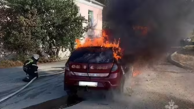 В Орске во время движения загорелась легковушка