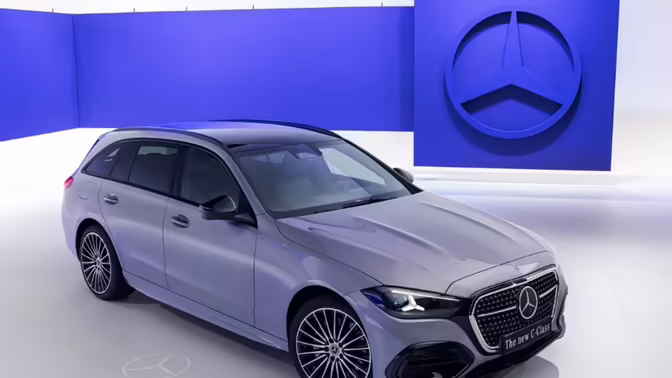 Mercedes представил обновленный C-Class: подтяжка лица и другая решетка радиатора