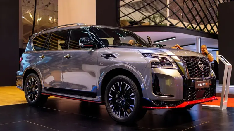 Почему у Nissan тормозные суппорты окрашены в разные цвета