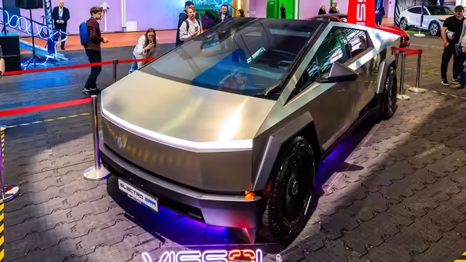 Самый дешевый Tesla Cybertruck в продаже оказался в Минске