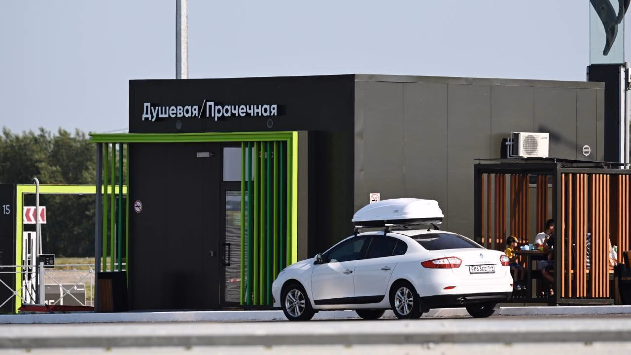 Россиян призвали соблюдать приличия в зонах отдыха на платных трассах