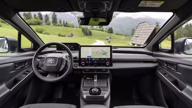 Toyota начала продажи электрокроссовера bZ4X Touring с палаткой на крыше