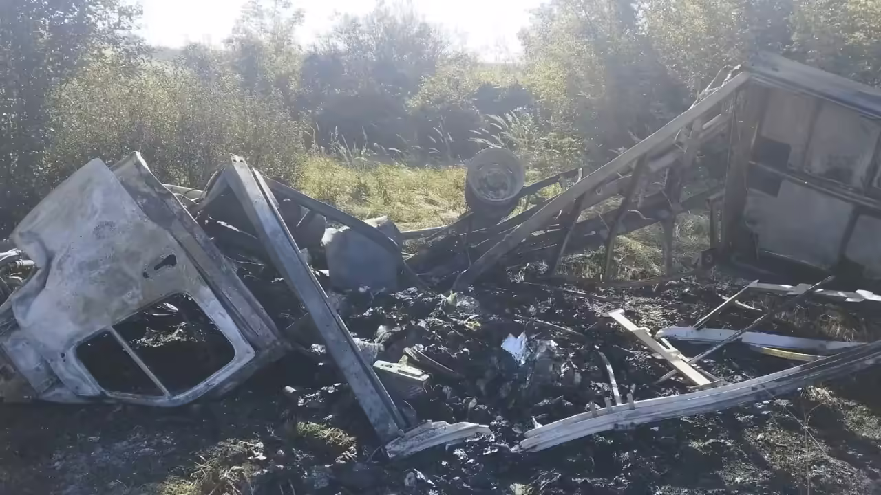 В Шарлыкском районе автомобиль загорелся после опрокидывания, пострадали два человека
