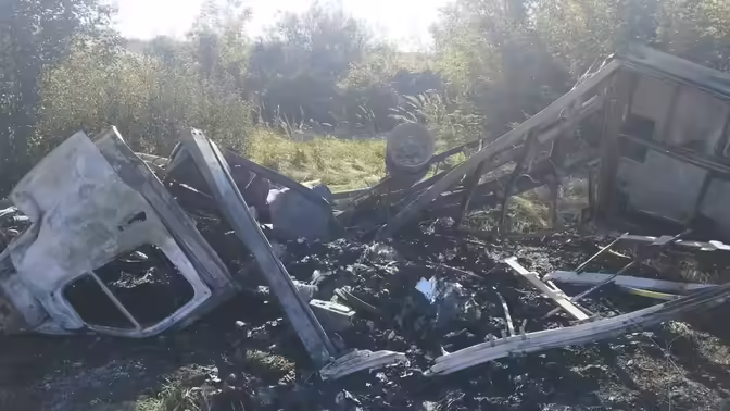 В Шарлыкском районе автомобиль загорелся после опрокидывания, пострадали два человека
