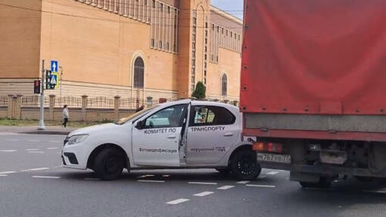 В Санкт-Петербурге в аварию попала сотрудница Комитета по транспорту