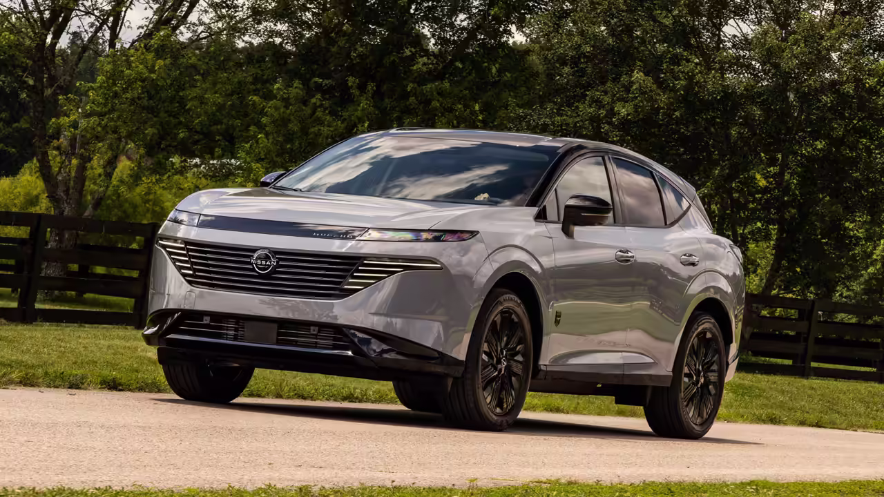 Nissan Murano лишился базовой версии и ощутимо подорожал