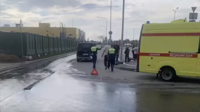 В Омске автомобиль сбил 12-летнего мальчика на электросамокате