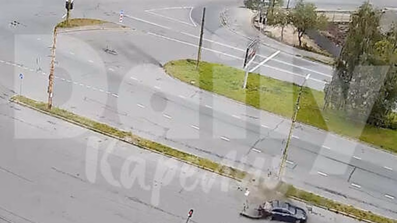 В Петрозаводске машина с отказавшими тормозами влетела в столб