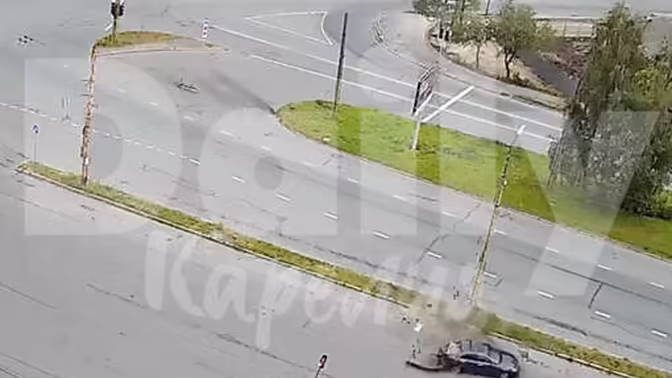 В Петрозаводске машина с отказавшими тормозами влетела в столб