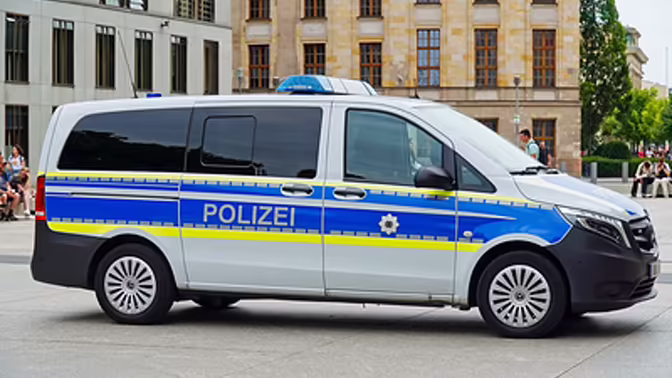 В Германии автомобиль въехал в пешеходную зону