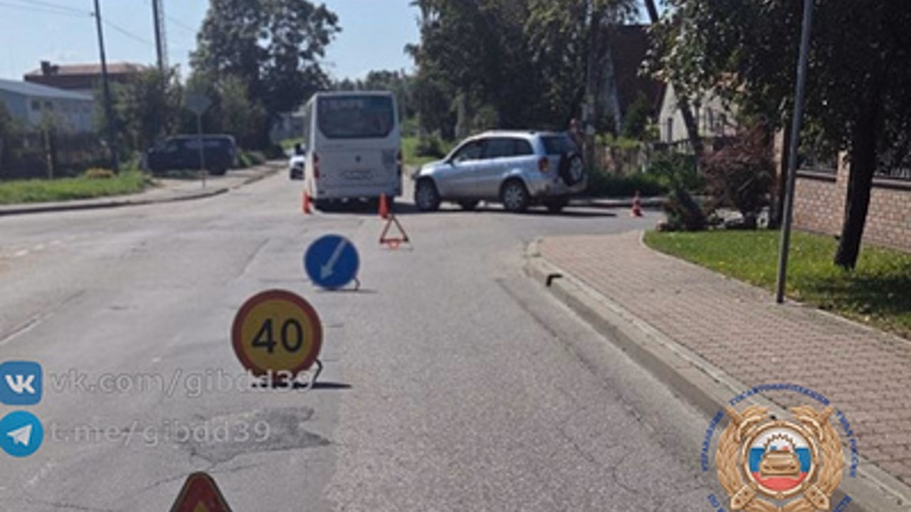 В Калининграде в ДТП пострадали два пассажира микроавтобуса