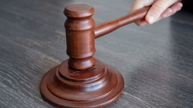 Суд взыскал с УК 783 тысячи за поврежденный снегом автомобиль