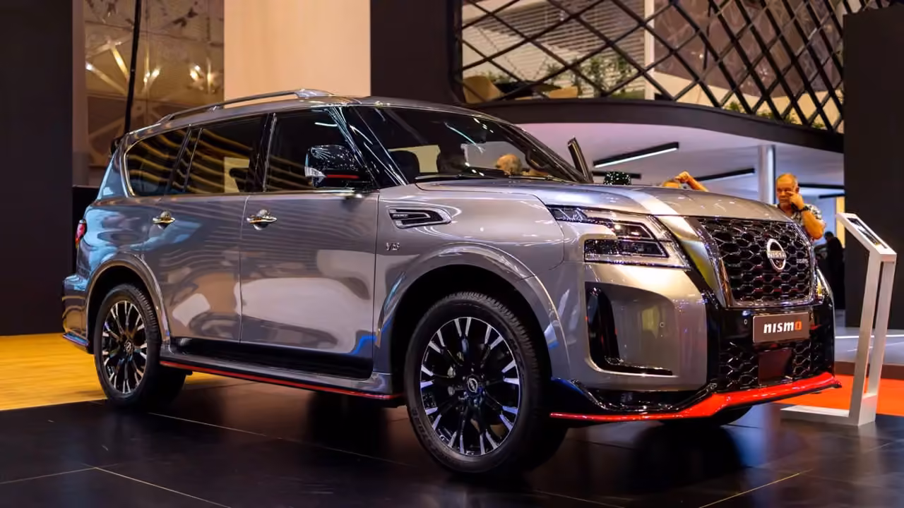 Почему у Nissan тормозные суппорты окрашены в разные цвета